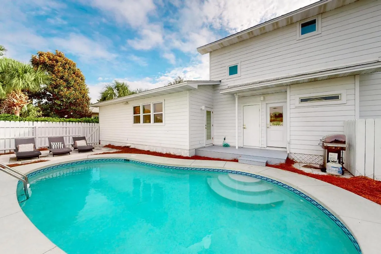 Cottages Of Crystal Beach: Clipper Cove Destin Holiday home