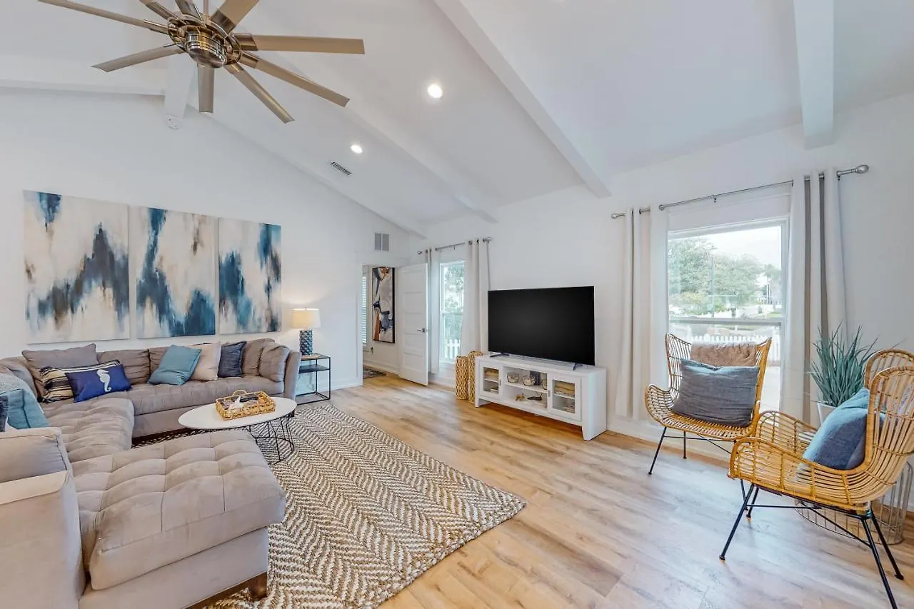 Cottages Of Crystal Beach: Clipper Cove Destin Holiday home