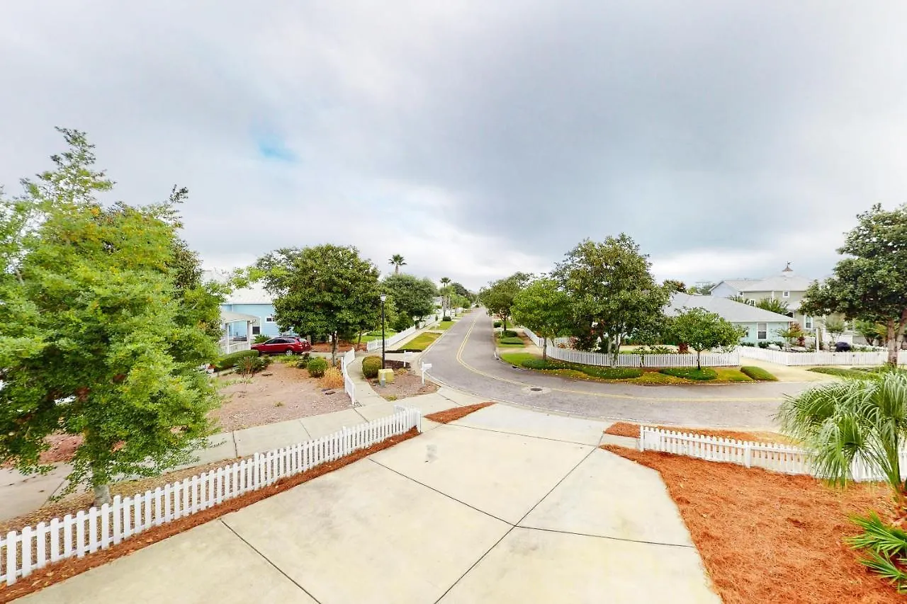Cottages Of Crystal Beach: Clipper Cove Destin Holiday home