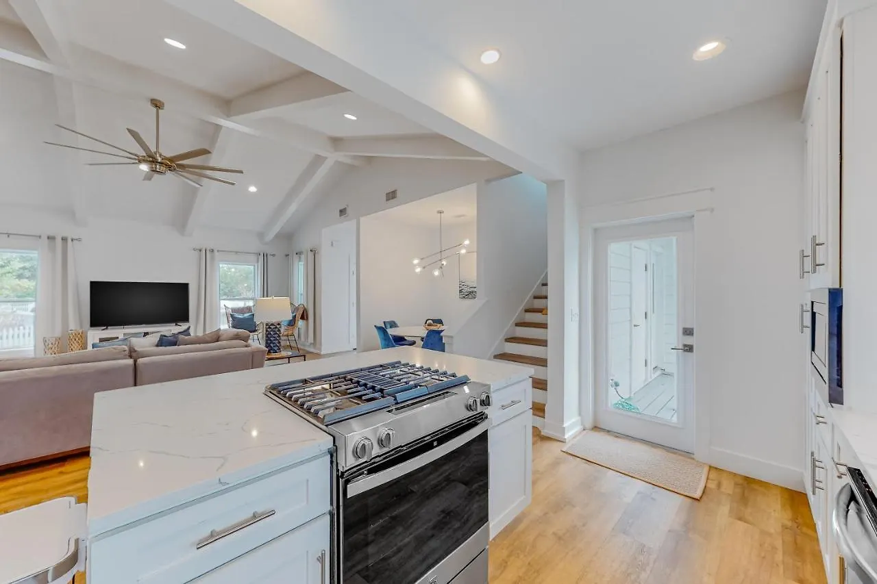 Cottages Of Crystal Beach: Clipper Cove Destin