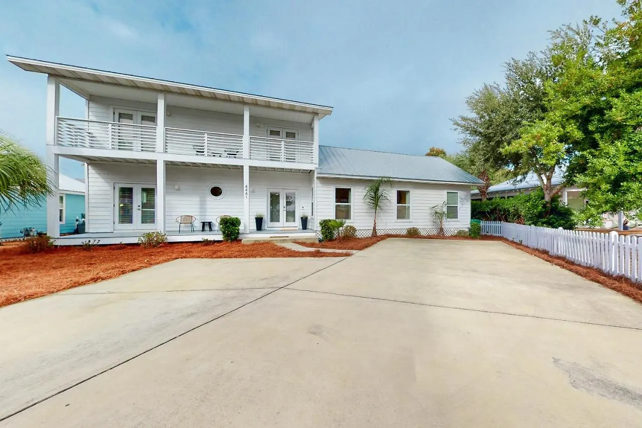 Cottages Of Crystal Beach: Clipper Cove Destin