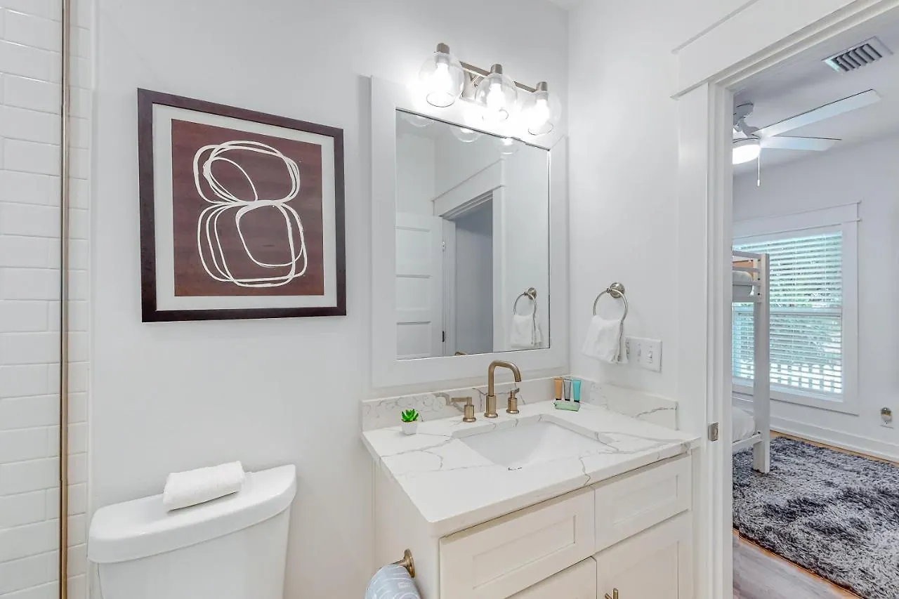 Cottages Of Crystal Beach: Clipper Cove Destin